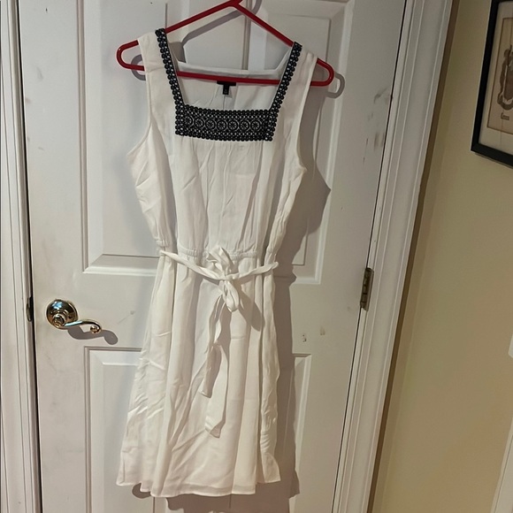 Talbots white sundress with black detail size 6 - Picture 3 of 10